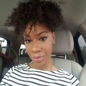 Meet your Posher, Shana